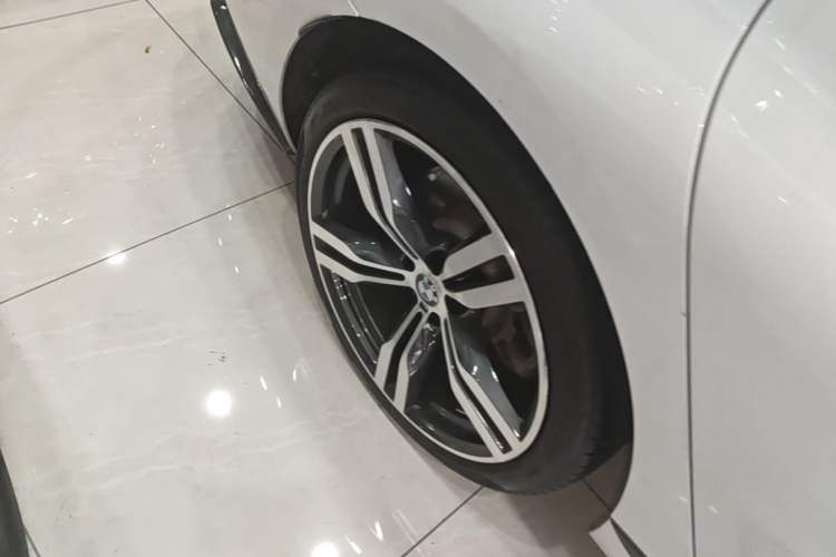 Used BMW 6 Series GT 2018 640i xDrive M Sport Package Right Rear Wheel Hub