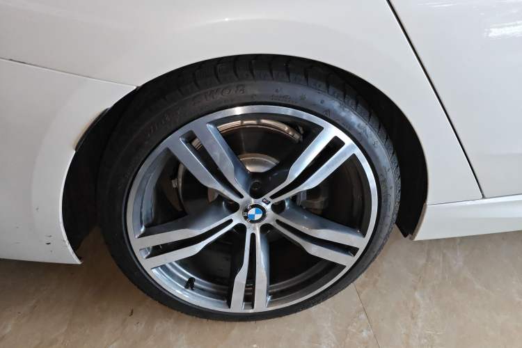 Used BMW 6 Series GT 2018 640i xDrive M Sport Package Right Rear Wheel Hub