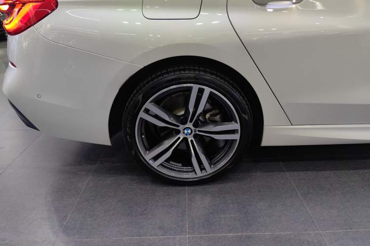Used BMW 6 Series GT 2018 640i xDrive M Sport Package Right Rear Wheel Hub