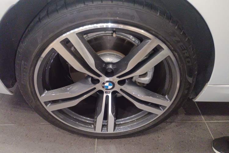 Used BMW 6 Series GT 2018 640i xDrive M Sport Package Right Rear Wheel Hub