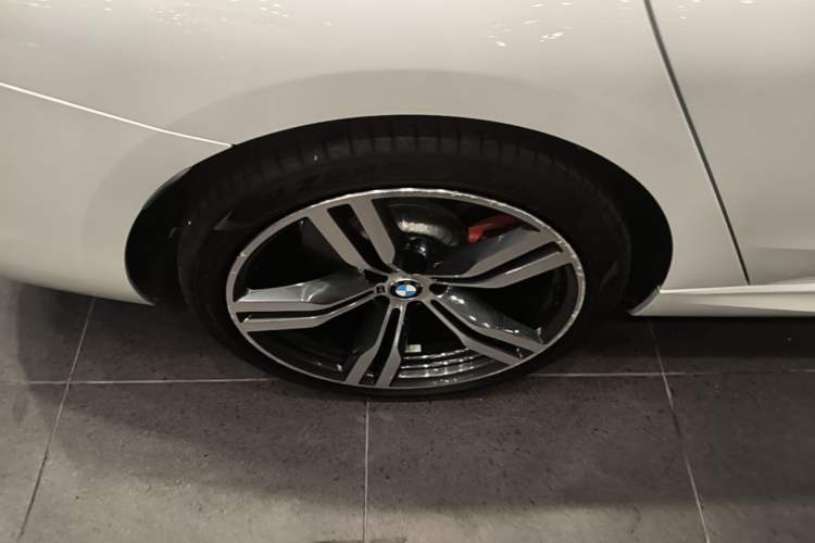 Used BMW 6 Series GT 2018 640i xDrive M Sport Package Right Rear Wheel Hub