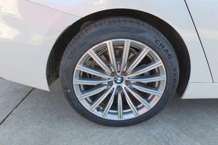 Used BMW 6 Series GT 2018 630i Luxury Design Package Right Rear Wheel Hub