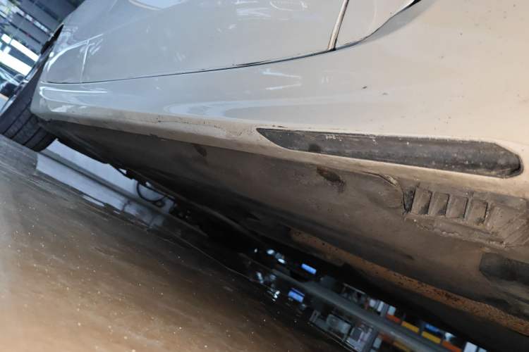 Used BMW 6 Series GT 2018 640i xDrive M Sport Package Right Side Sill
