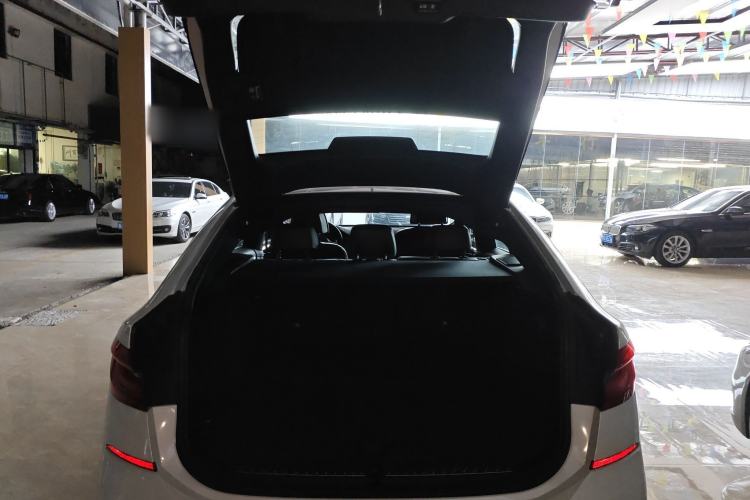 Used BMW 6 Series GT 2018 640i xDrive M Sport Package Trunk