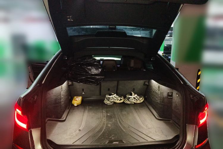 Used BMW 6 Series GT 2018 640i xDrive M Sport Package Trunk