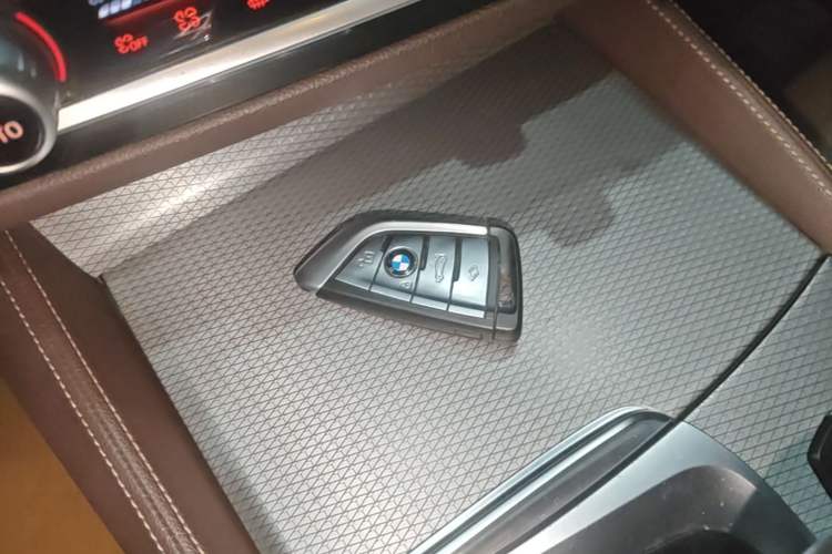 Used BMW 6 Series GT 2018 640i xDrive M Sport Package Vehicle Key