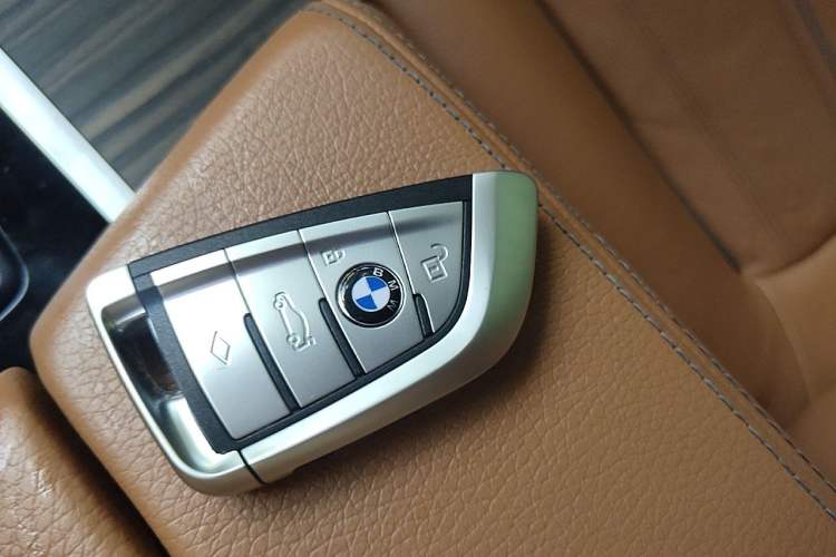 Used BMW 6 Series GT 2018 630i Luxury Design Package Vehicle Key