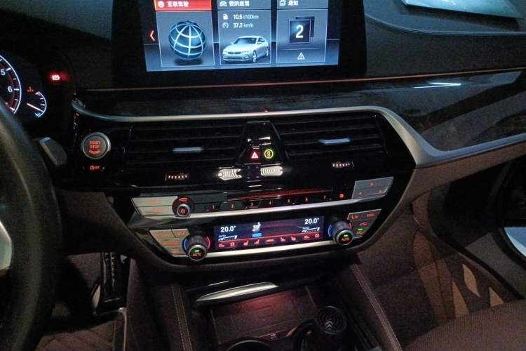 Used BMW 6 Series GT 2019 630i M Sport Touring Edition Audio And AC Panel