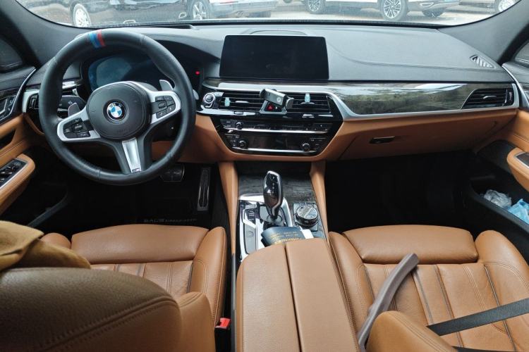Used BMW 6 Series GT 2019 630i M Sport Package Center Console