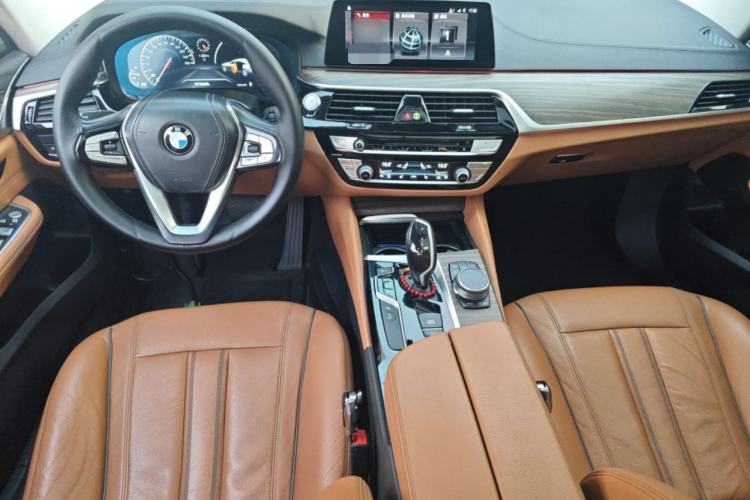 Used BMW 6 Series GT 2019 630i Luxury Design Package Center Console
