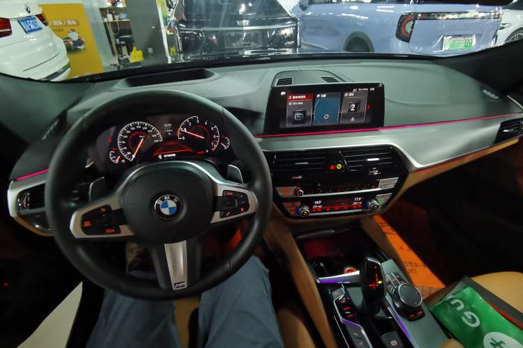 Used BMW 6 Series GT 2019 630i M Sport Package Center Console