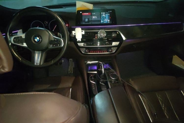 Used BMW 6 Series GT 2019 630i M Sport Touring Edition Center Console