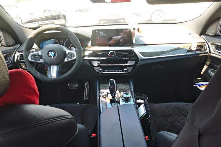 Used BMW 6 Series GT 2019 630i M Sport Package Center Console