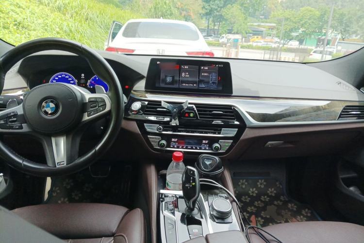 Used BMW 6 Series GT 2019 630i M Sport Touring Edition Center Console