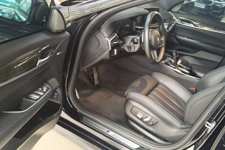 Used BMW 6 Series GT 2019 630i M Sport Package Driver Seat