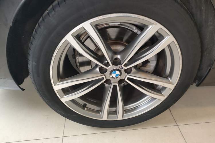 Used BMW 6 Series GT 2019 630i M Sport Package Exterior 5