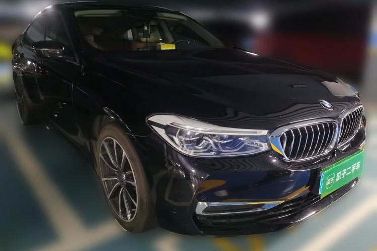 Used BMW 6 Series GT 2019 630i Luxury Design Package Front Right 45 Deg