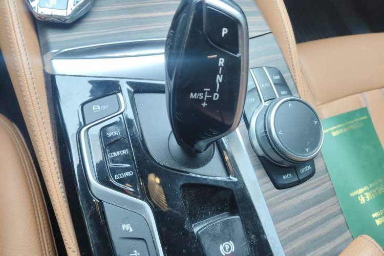 Used BMW 6 Series GT 2019 630i Luxury Design Package Gear Lever
