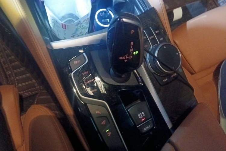 Used BMW 6 Series GT 2019 630i M Sport Package Gear Lever