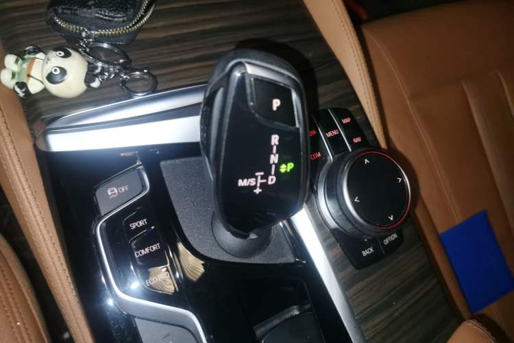 Used BMW 6 Series GT 2019 630i Luxury Design Package Gear Lever