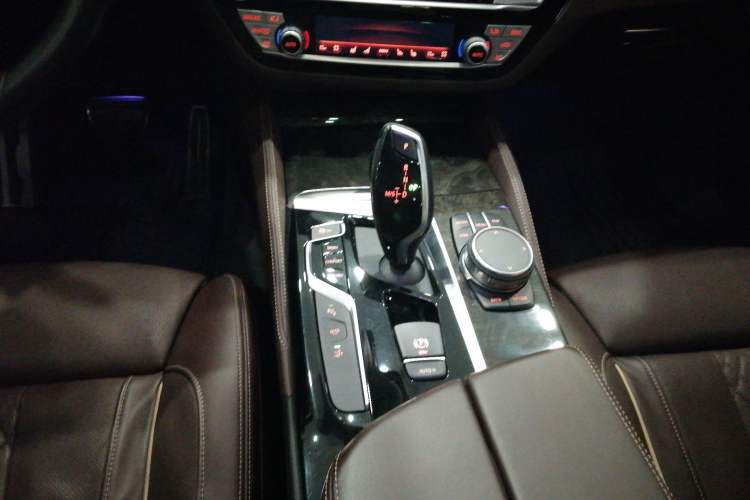 Used BMW 6 Series GT 2019 630i M Sport Touring Edition Gear Lever