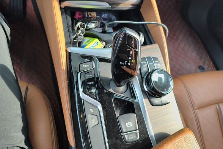 Used BMW 6 Series GT 2019 630i Luxury Design Package Gear Lever