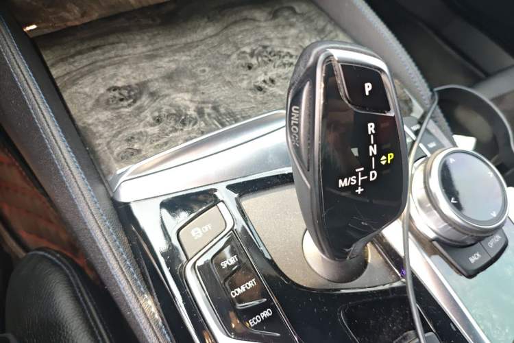Used BMW 6 Series GT 2019 630i M Sport Package Gear Lever