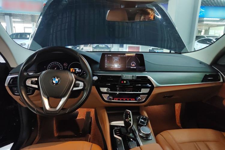 Used BMW 6 Series GT 2019 630i Luxury Design Package Interior 2