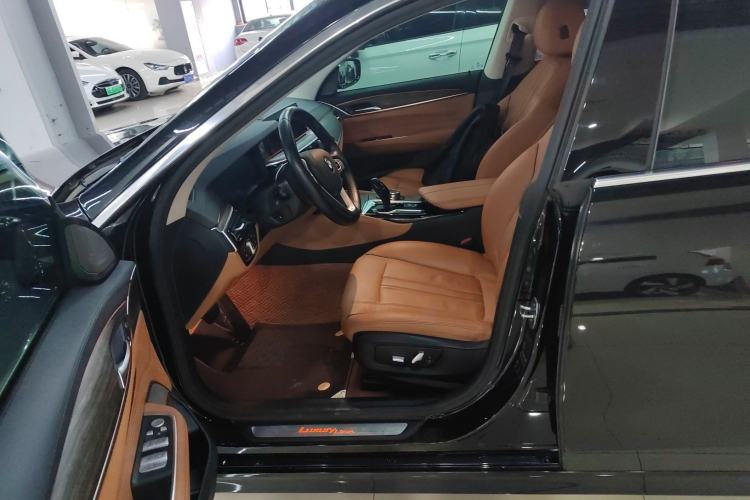 Used BMW 6 Series GT 2019 630i Luxury Design Package Left Front Seat