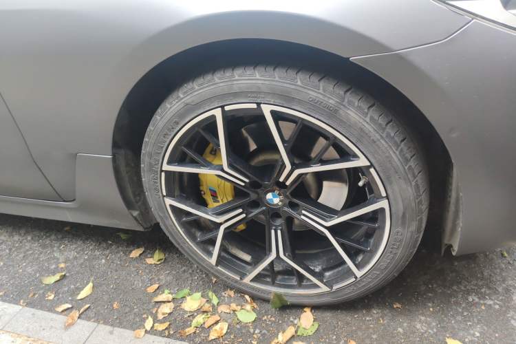 Used BMW 6 Series GT 2019 630i Luxury Design Package Right Front Wheel Hub