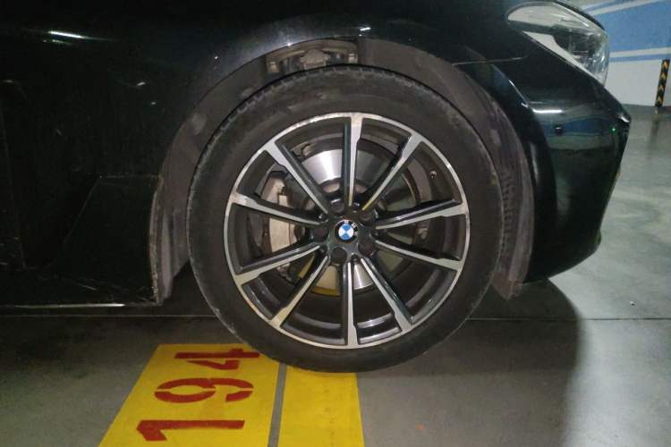 Used BMW 6 Series GT 2019 630i Luxury Design Package Right Front Wheel Hub