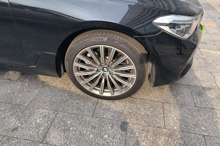 Used BMW 6 Series GT 2019 630i Luxury Design Package Right Front Wheel Hub