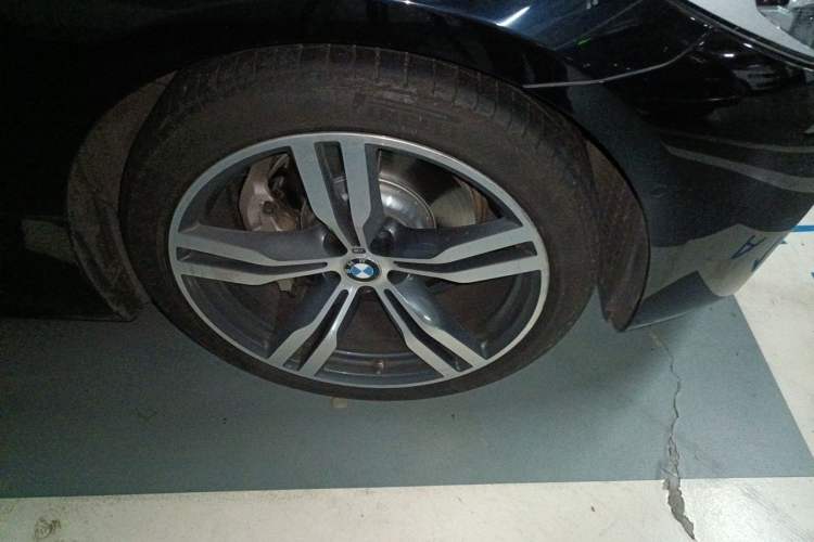 Used BMW 6 Series GT 2019 630i M Sport Touring Edition Right Front Wheel Hub