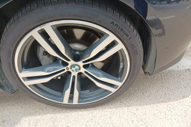 Used BMW 6 Series GT 2019 630i M Sport Touring Edition Right Front Wheel Hub