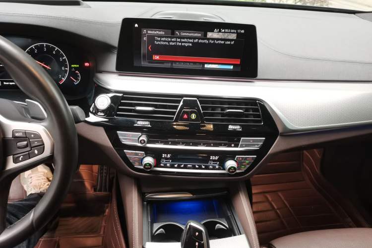 Used BMW 6 Series GT 2019 630i M Sport Touring Edition Audio And AC Panel