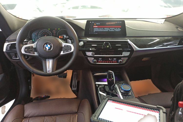 Used BMW 6 Series GT 2019 630i M Sport Touring Edition Center Console