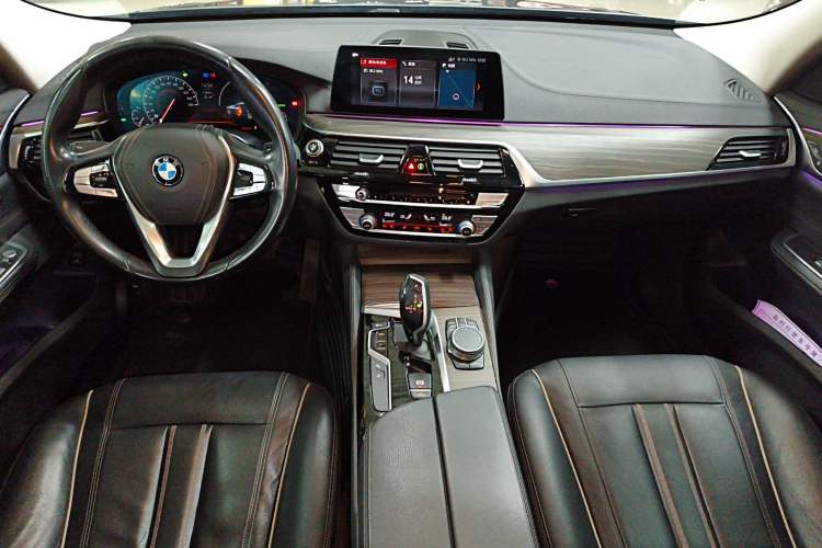 Used BMW 6 Series GT 2019 630i Luxury Design Package Interior 2