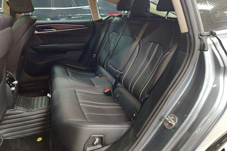 Used BMW 6 Series GT 2019 630i Luxury Design Package Interior 4