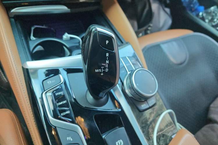 Used BMW 6 Series GT 2019 630i M Sport Package Gear Lever