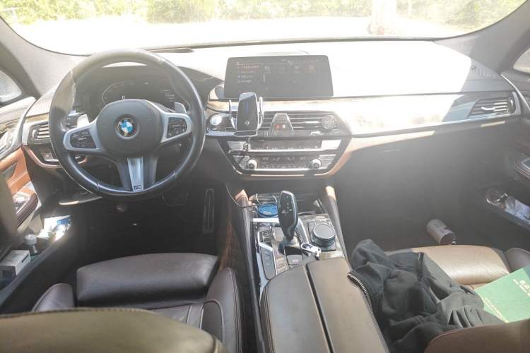 Used BMW 6 Series GT 2019 630i M Sport Touring Edition Center Console