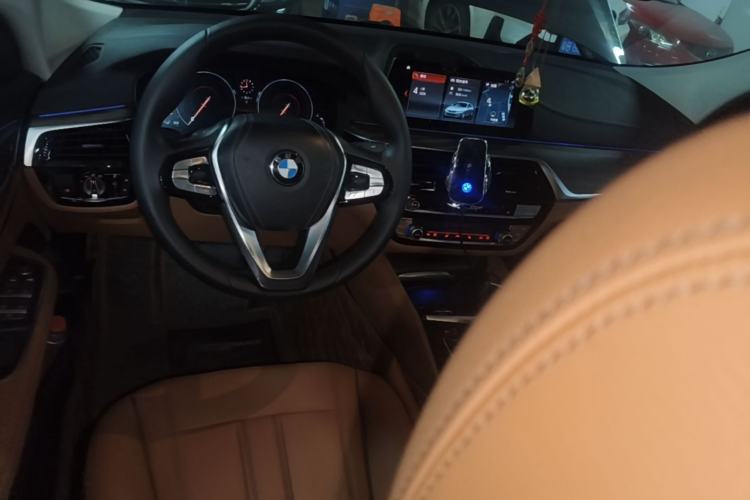Used BMW 6 Series GT 2019 630i Luxury Design Package Center Console