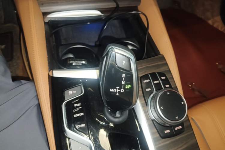 Used BMW 6 Series GT 2019 630i Luxury Design Package Gear Lever