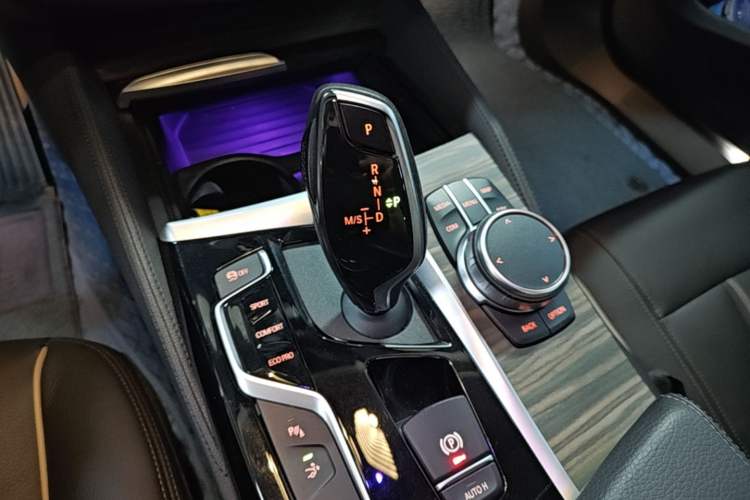Used BMW 6 Series GT 2019 630i Luxury Design Package Gear Lever