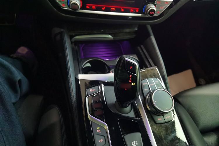 Used BMW 6 Series GT 2019 630i M Sport Package Gear Lever