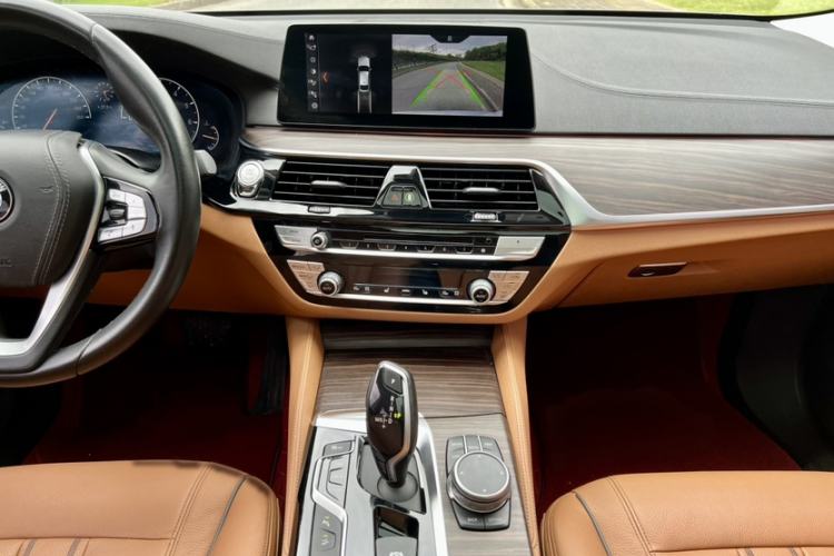 Used BMW 6 Series GT 2019 630i Luxury Design Package Interior 3
