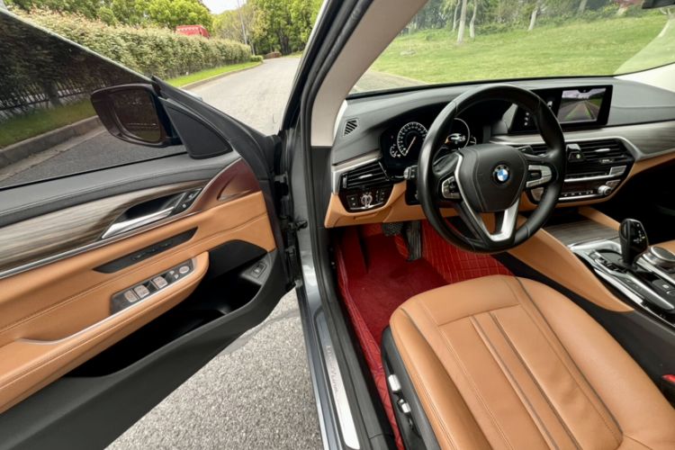 Used BMW 6 Series GT 2019 630i Luxury Design Package Interior 5