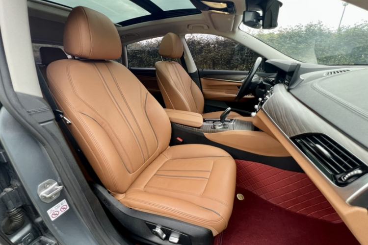 Used BMW 6 Series GT 2019 630i Luxury Design Package Interior 8