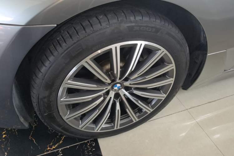 Used BMW 6 Series GT 2019 630i Luxury Design Package Left Front Wheel Hub