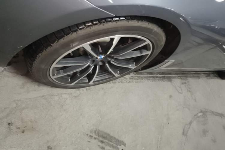 Used BMW 6 Series GT 2019 630i Luxury Design Package Left Front Wheel Hub