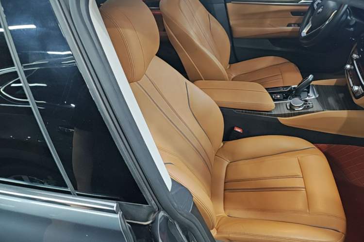 Used BMW 6 Series GT 2019 630i Luxury Design Package Right Front Seat